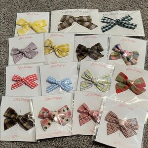 Bundle of 15 bows.